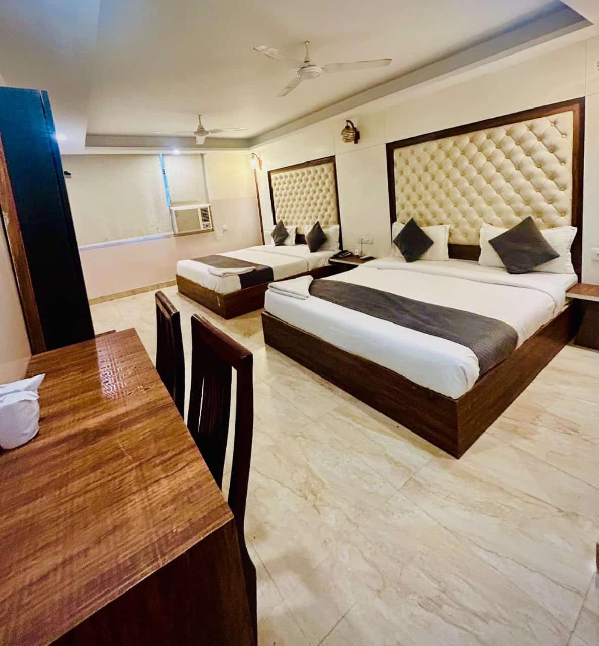 Hotel Airport City Ню Делхи Екстериор снимка