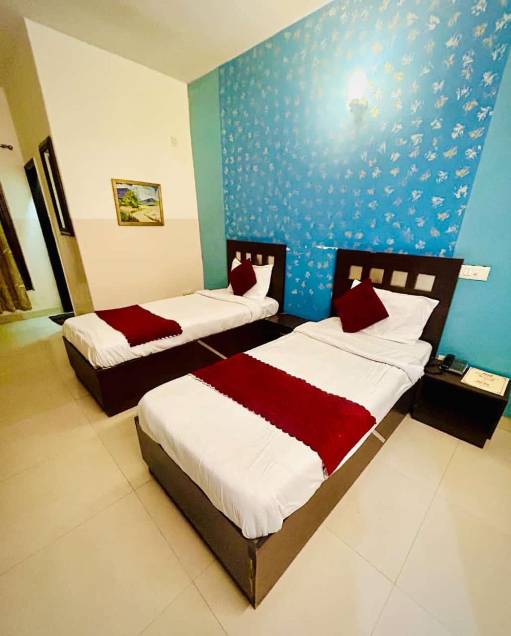 Hotel Airport City Ню Делхи Екстериор снимка