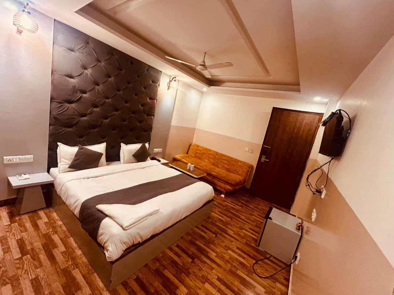Hotel Airport City Ню Делхи Екстериор снимка