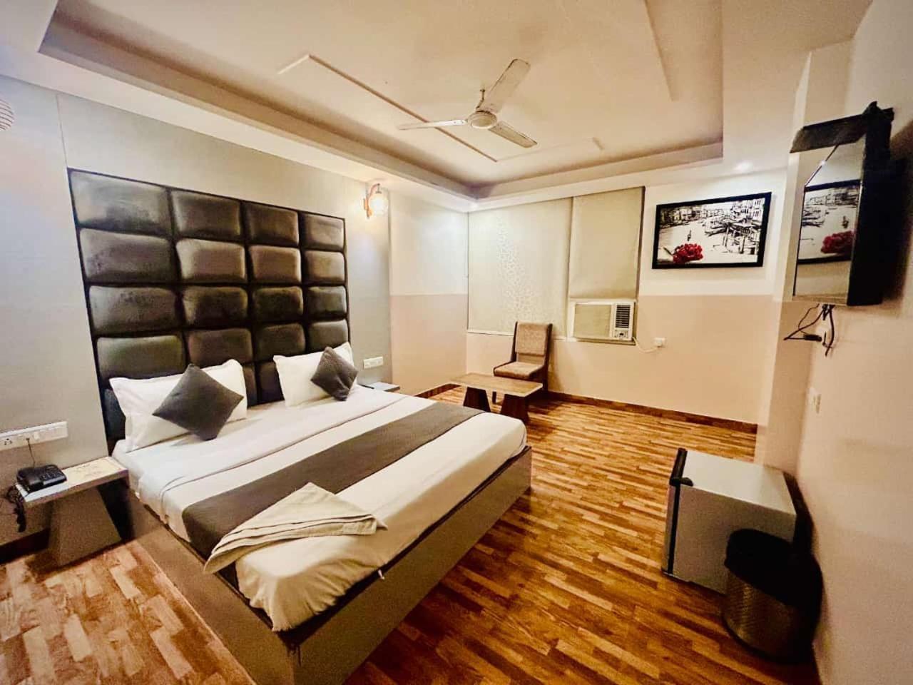Hotel Airport City Ню Делхи Екстериор снимка