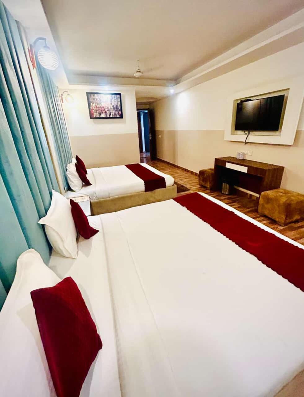 Hotel Airport City Ню Делхи Екстериор снимка