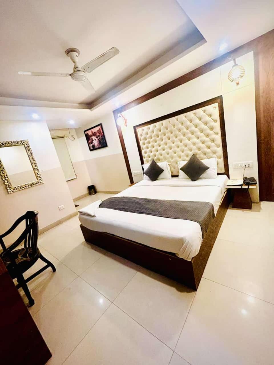 Hotel Airport City Ню Делхи Екстериор снимка