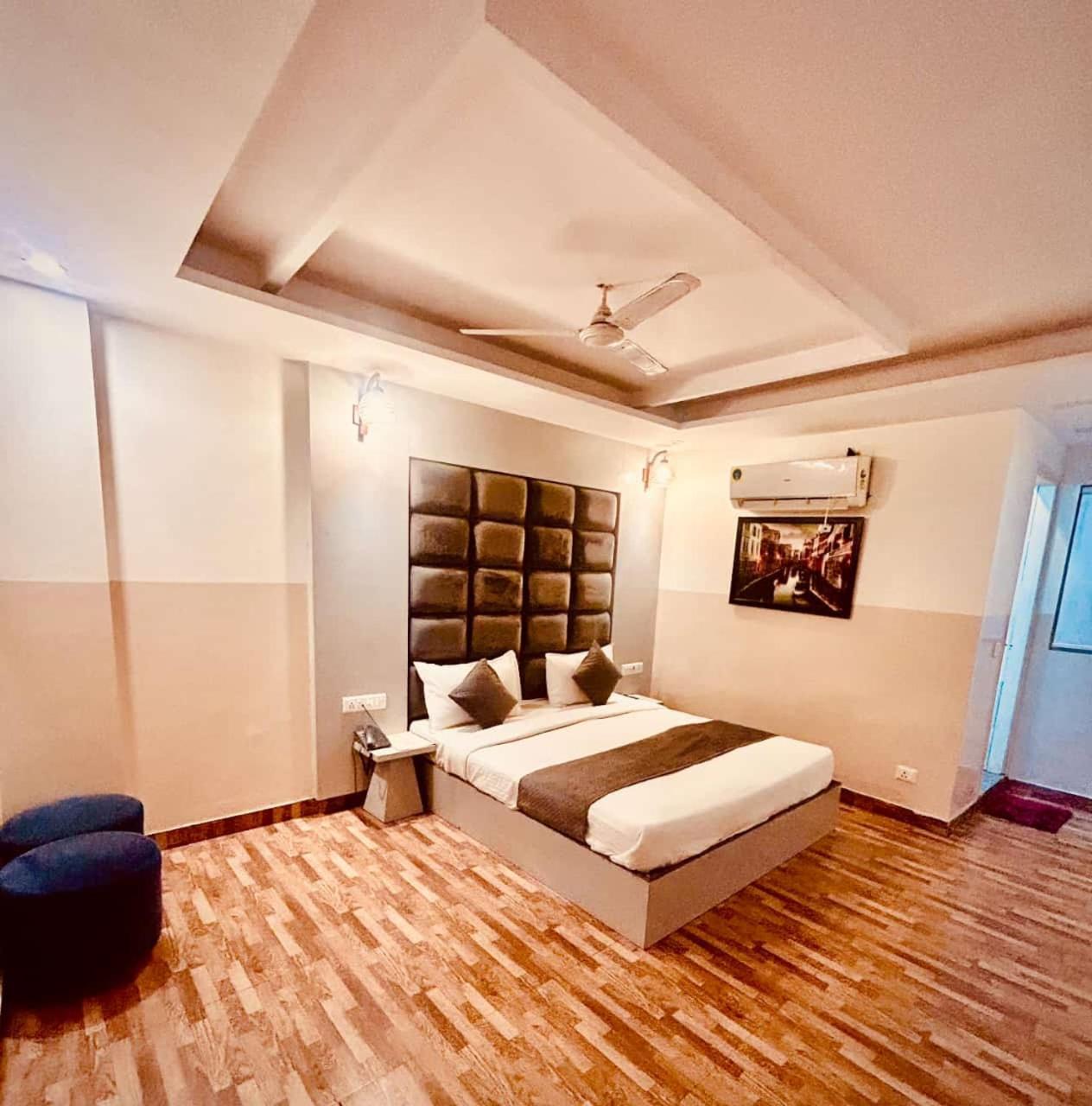 Hotel Airport City Ню Делхи Екстериор снимка